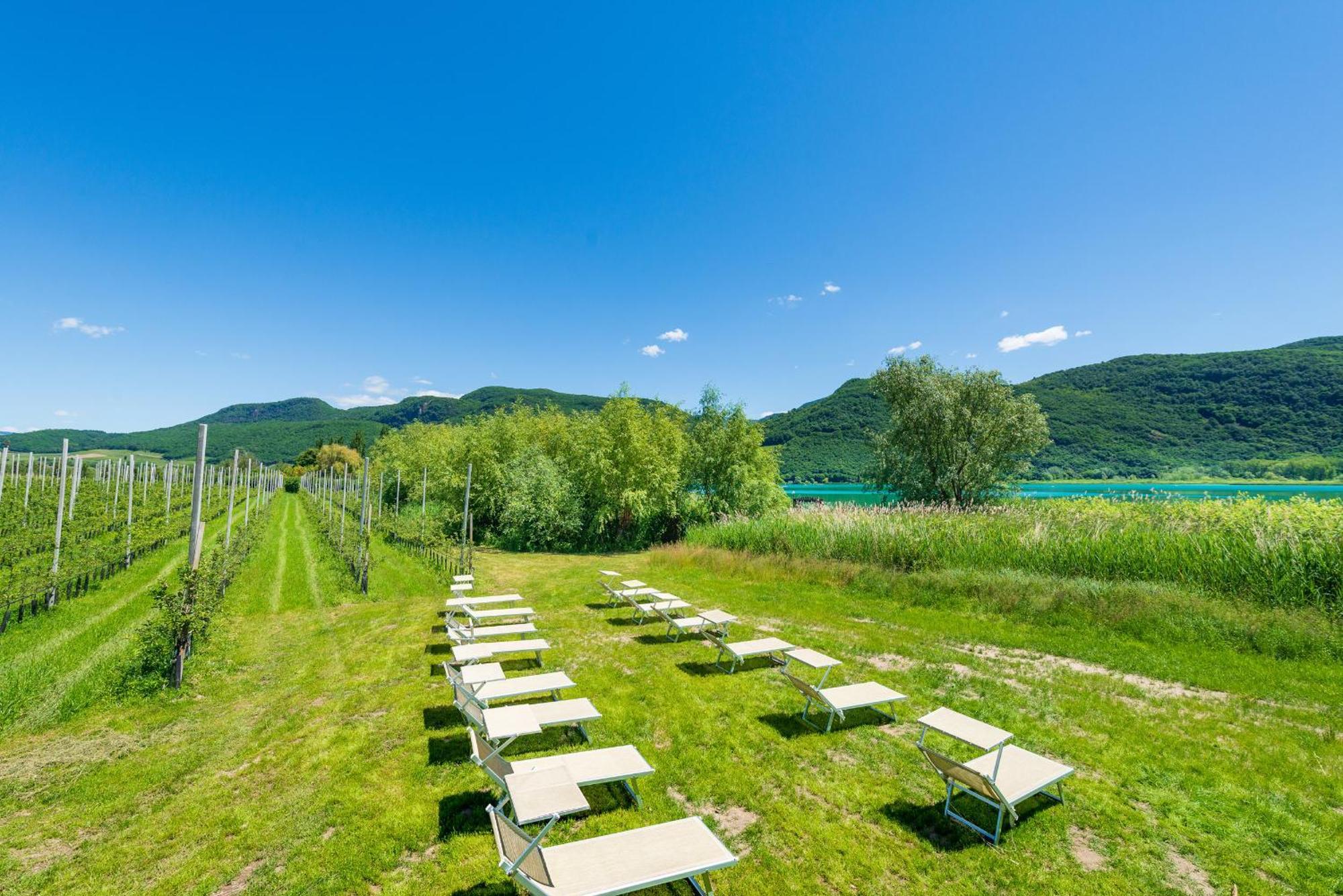 Ueberbacherhof Tramin an der Weinstraße Buitenkant foto